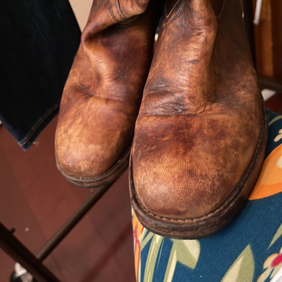 True Religion women boot true size 7 medium. Real leather and fits like a glove. - Picture 6 of 8